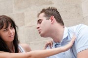 夫妻关系不和谐的原因（解读夫妻关系破裂的危机因素，从根本上改善婚姻生活）